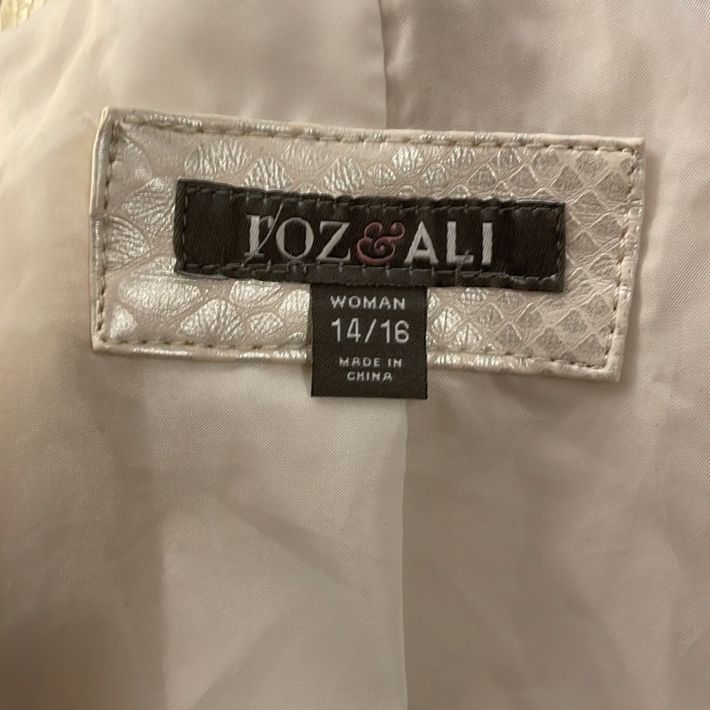 Roz & Ali faux leather animal print cream jacket with lining - Picture 7 of 9